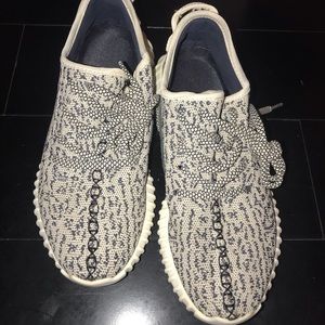 YEEZY turtle dove